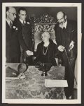 The last seance (1936) hosted by Bess Houdini in an attempt to contact Harry