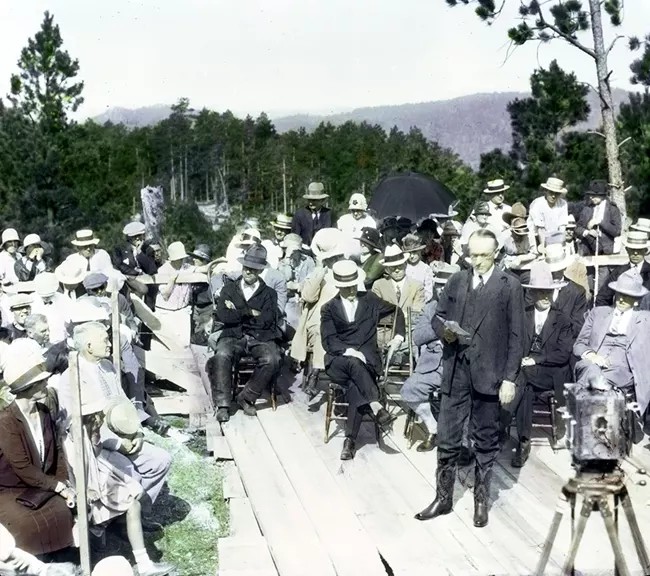 The Mount Rushmore National Memorial Act
February 29, 1929
Planning and Funding the Construction of Mount Rushmore

